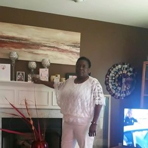 Meet your Posher, Edwina